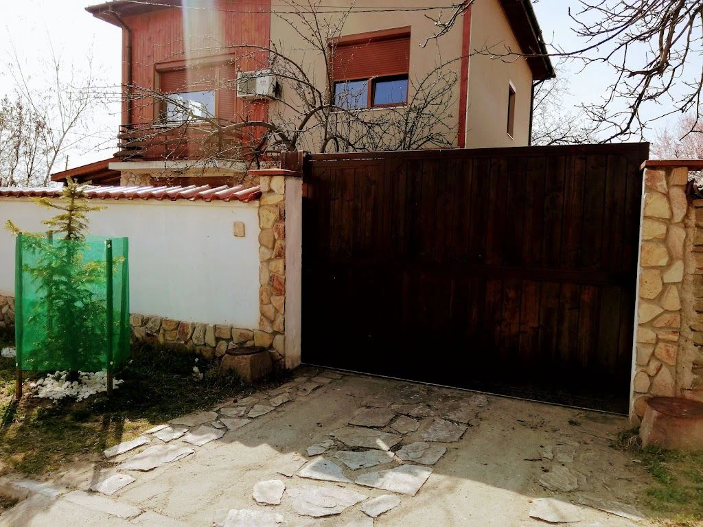Хотел за кучета „Инстинкт“ — фото 4